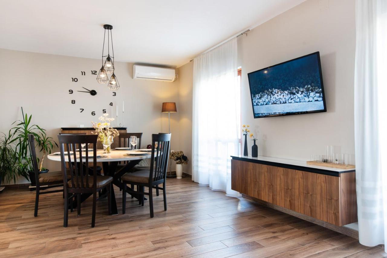 Superior Apartment Sincic โปเรช ภายนอก รูปภาพ