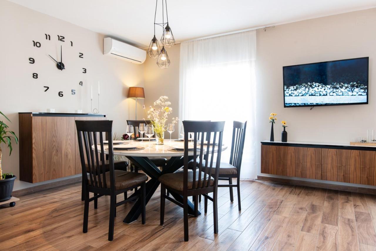 Superior Apartment Sincic โปเรช ภายนอก รูปภาพ