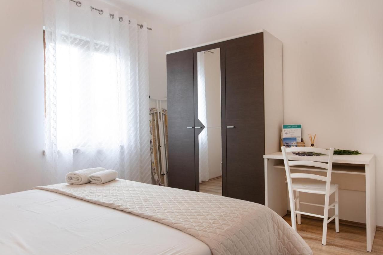 Superior Apartment Sincic โปเรช ภายนอก รูปภาพ