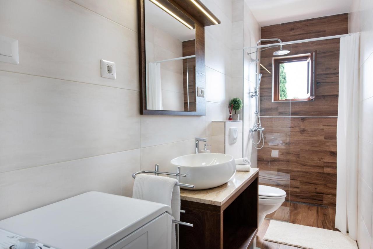 Superior Apartment Sincic โปเรช ภายนอก รูปภาพ